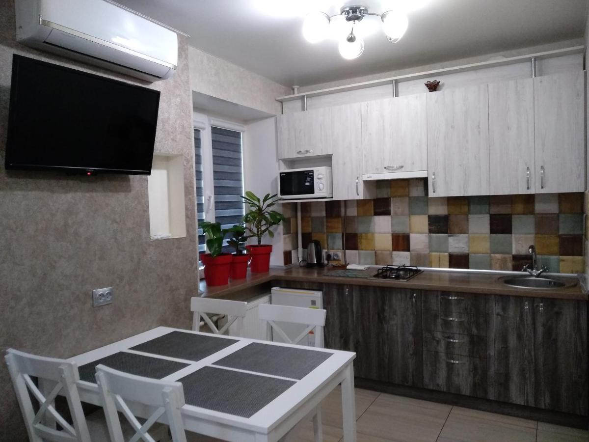 Luxuri Apartments Tsjernihiv Buitenkant foto