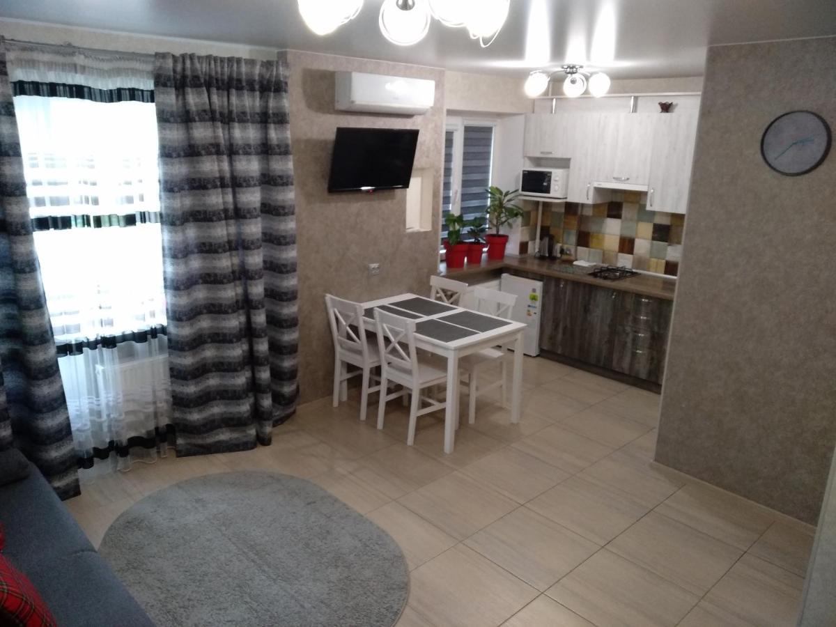 Luxuri Apartments Tsjernihiv Buitenkant foto